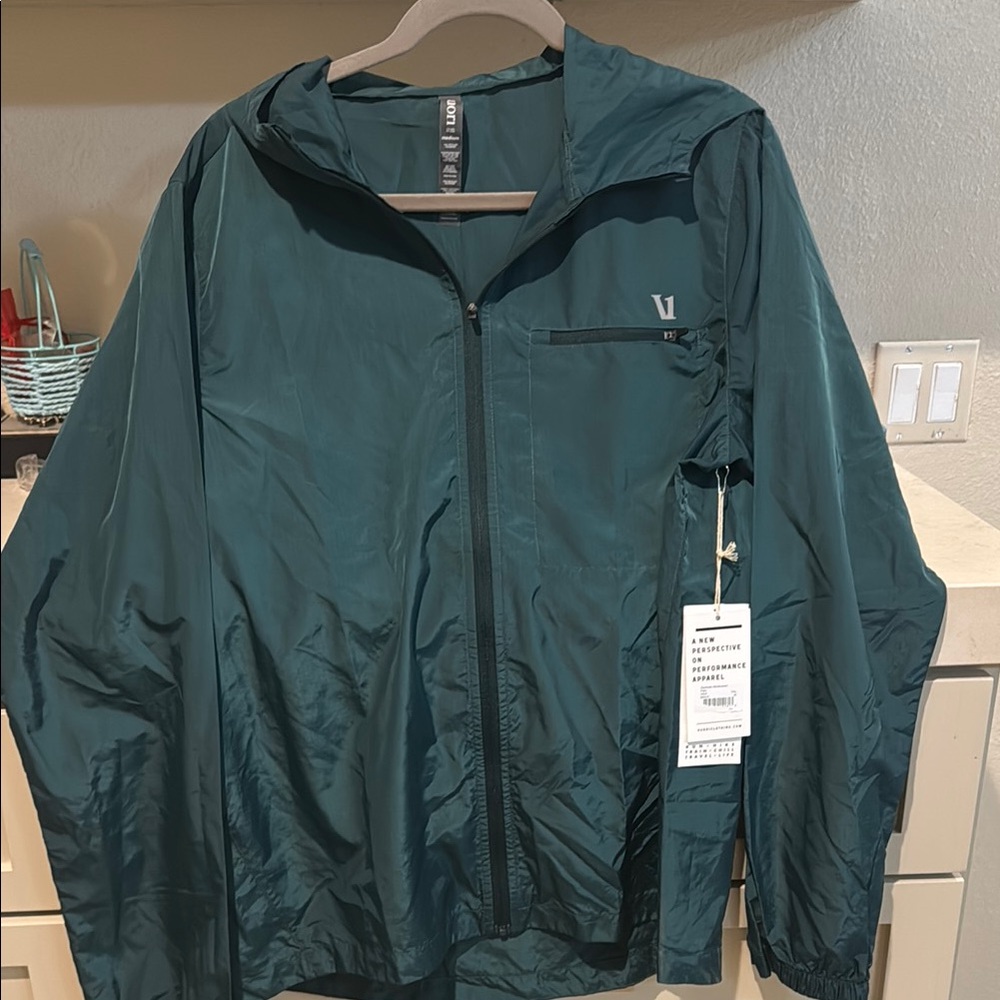 Vuori Men’s Daybreak Windbreaker